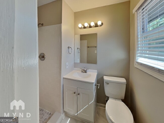 Building Photo - 2945 Botany Dr