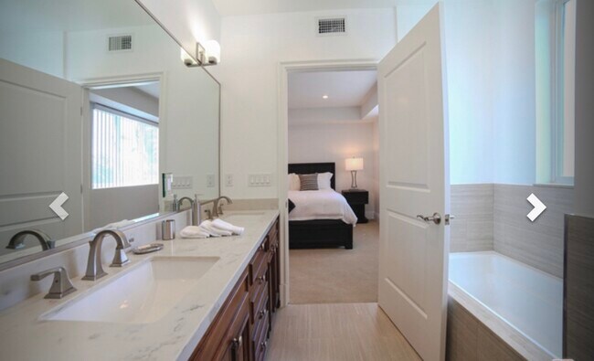 Building Photo - 907 S Shenandoah St