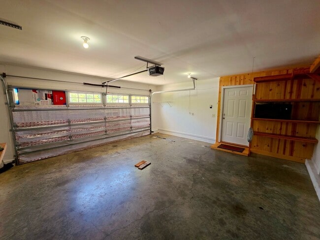 Building Photo - 4Br, 2Ba in Ashbury Park!