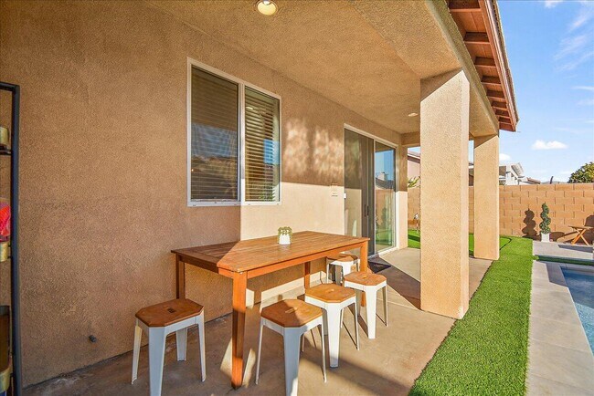 Building Photo - 47450 Manteca Ct