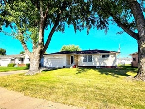 Building Photo - 1133 N Howard Ave