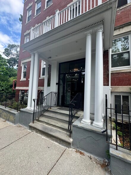 Building Photo - 6 Ellsworth Ave