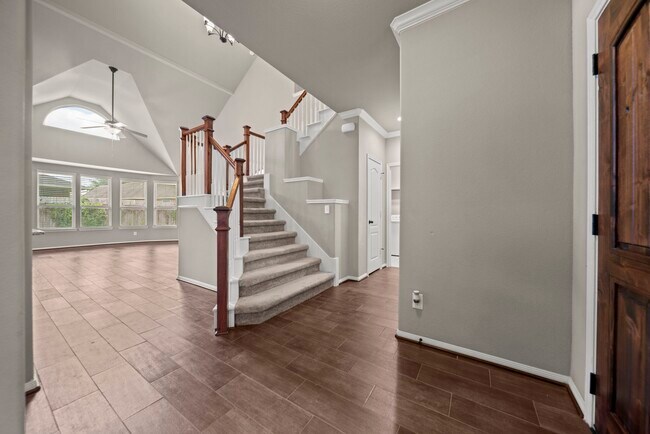 Building Photo - 307 Fairwood Springs Ln