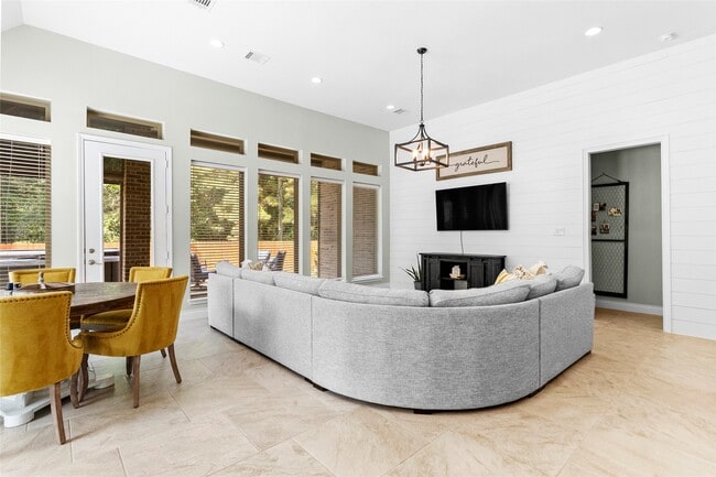 Building Photo - 267 Capriccio Ln