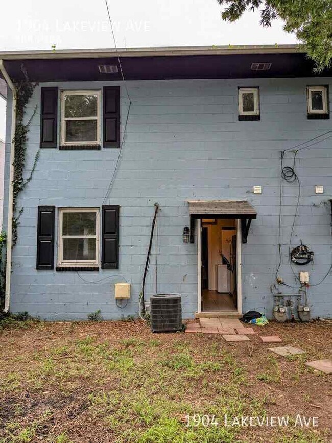 Building Photo - 2-Bedroom with Office in Randolph!