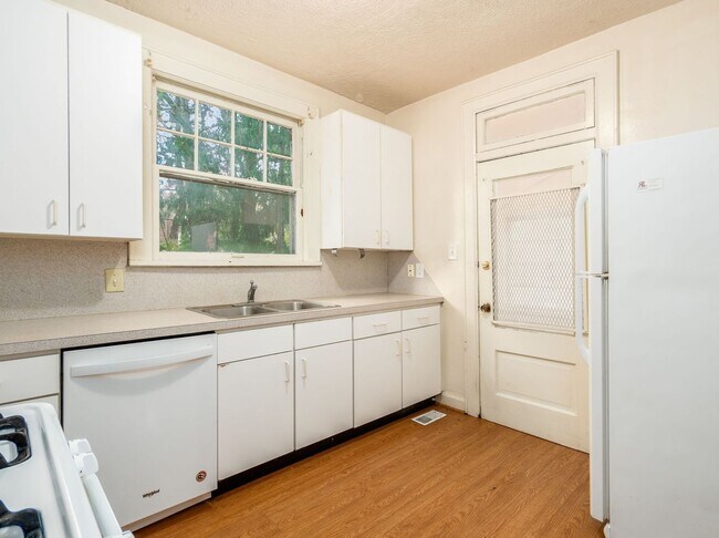 Building Photo - 2086-2090 N 4th St