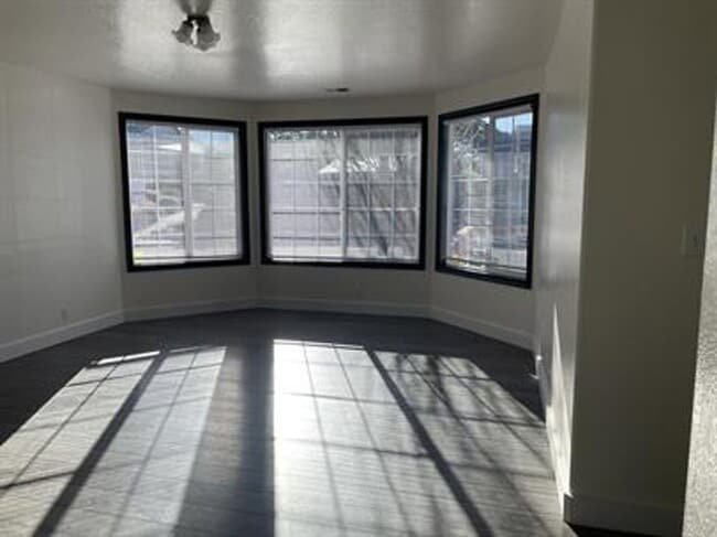Building Photo - McKinleyville house