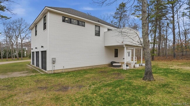 Building Photo - 420 Maple Ave S