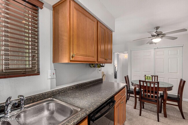 Building Photo - 5877 N Granite Reef Rd