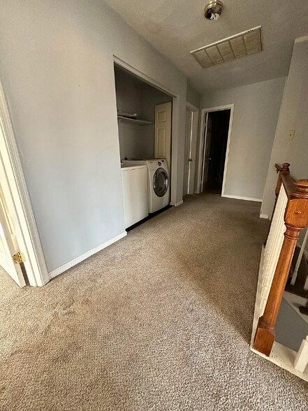 Building Photo - 2444 Rollingview Ct