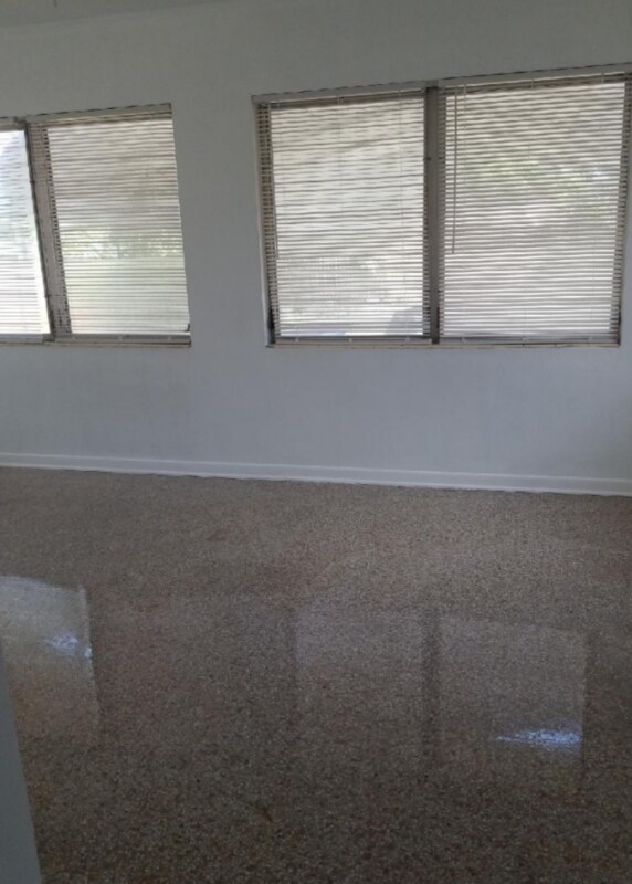 Building Photo - 1420 S Betty Ln