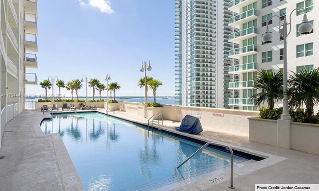 Building Photo - 1200 Brickell Bay Dr