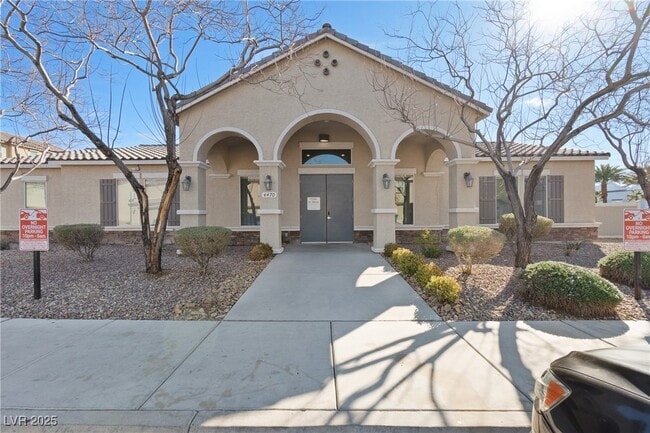Building Photo - 4575 Pencester St