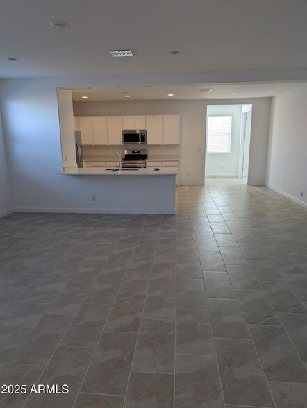 Building Photo - 3113 S 156th Ave