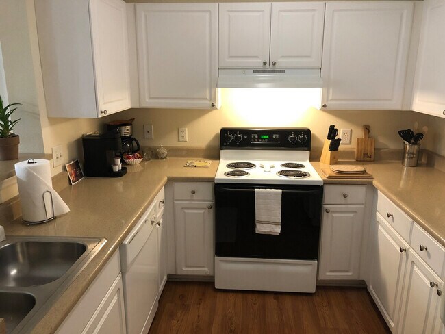 Building Photo - 920 Belle Point Dr