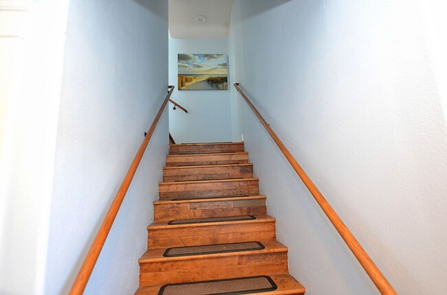 Building Photo - 1Bd/1Ba Guest house, centrally located.