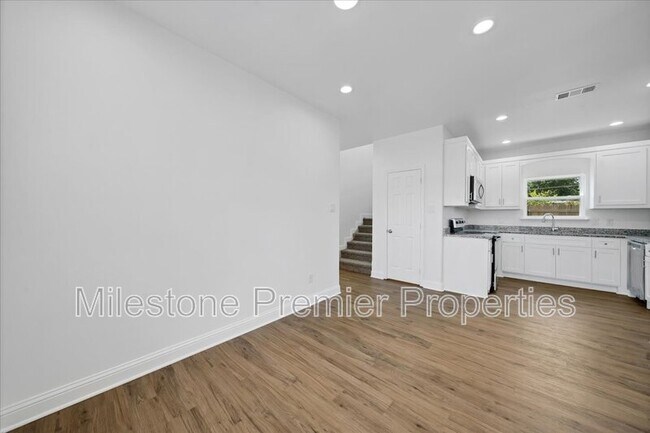 Building Photo - 3308 Moulton St