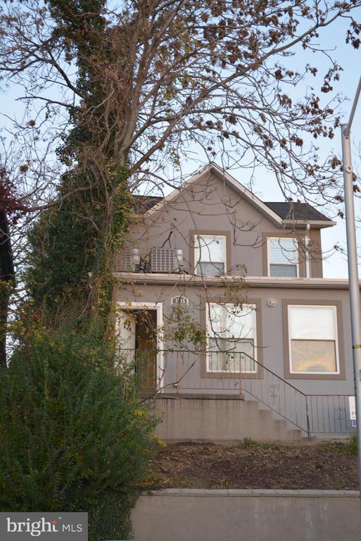Building Photo - 3715 Falls Rd