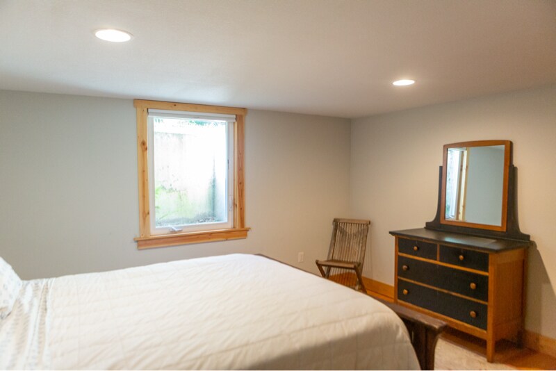 Building Photo - 1002 Jessup Rd