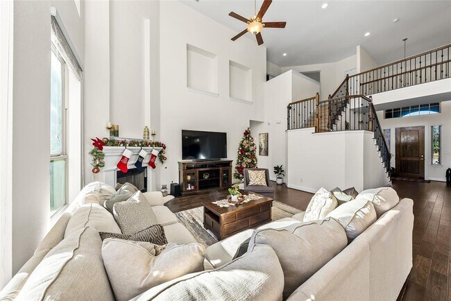 Building Photo - 5221 Cedro Elm Dr