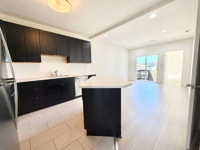 Building Photo - 1151 Wisconsin St