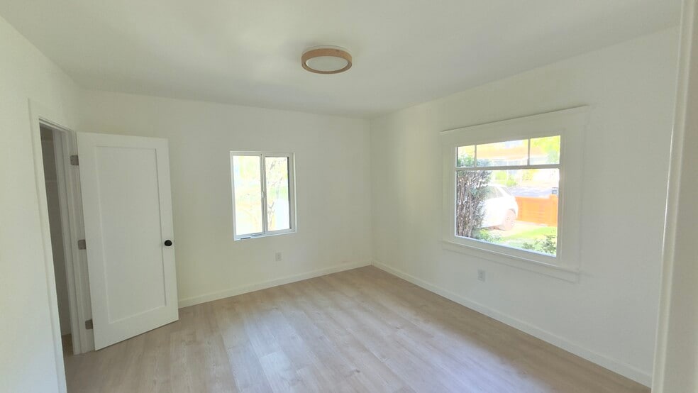 Building Photo - 490 Palisade St