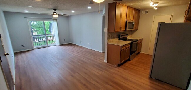 Building Photo - 9814 Greenery Ct