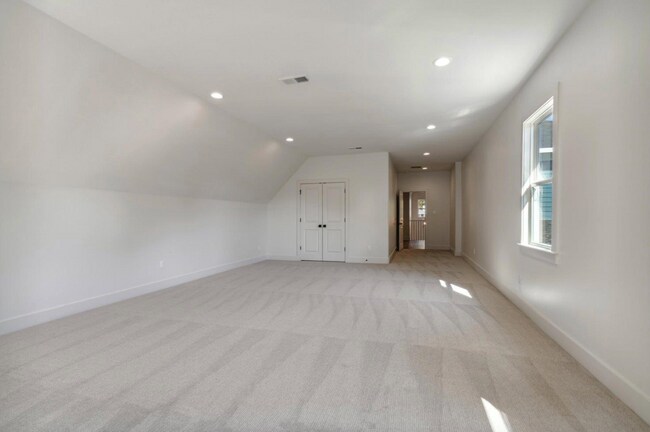 Building Photo - 2025 New Construction in the heart of Cent...