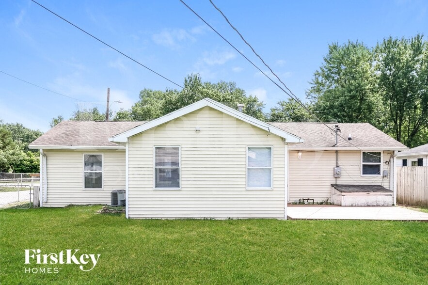 Building Photo - 3312 S Parker Ave