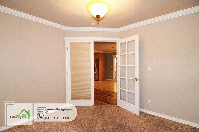Building Photo - 2420 D Alene Ave