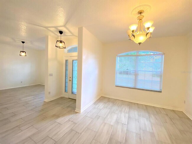 Building Photo - 3837 Fallscrest Cir