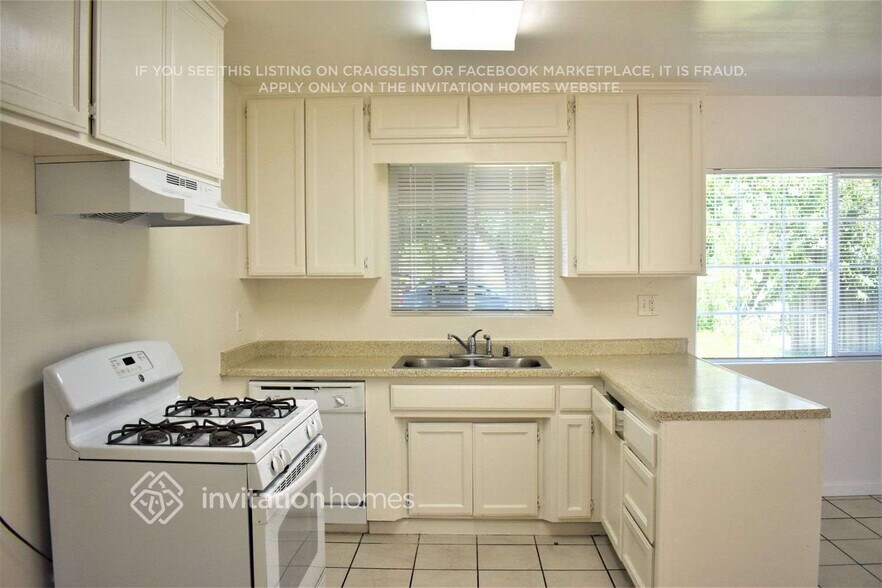 Building Photo - 8892 Kelsey Dr