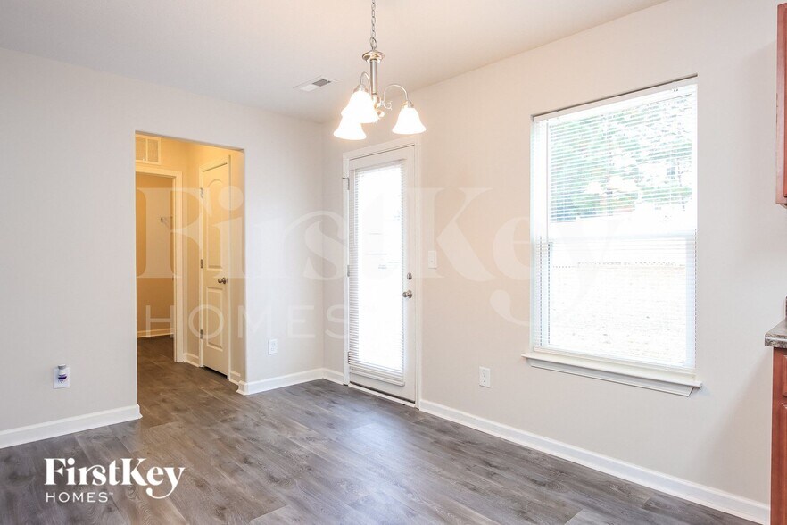 Building Photo - 358 Randolph Dr