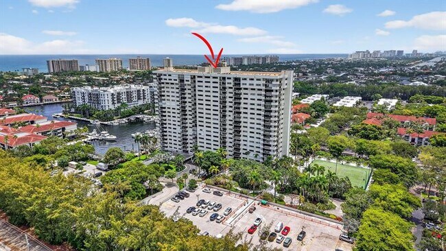Building Photo - 3200 Port Royale Dr N