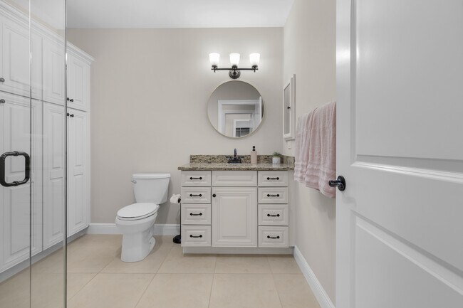 Building Photo - 4400 Vanda Dr