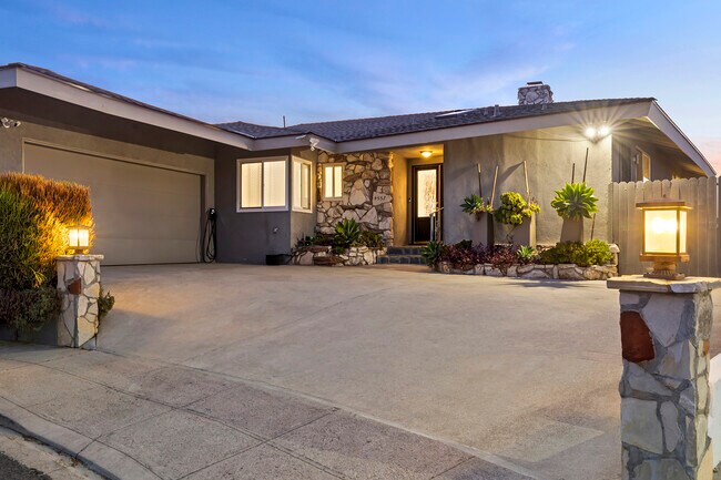 Building Photo - 4557 Don Milagro Dr