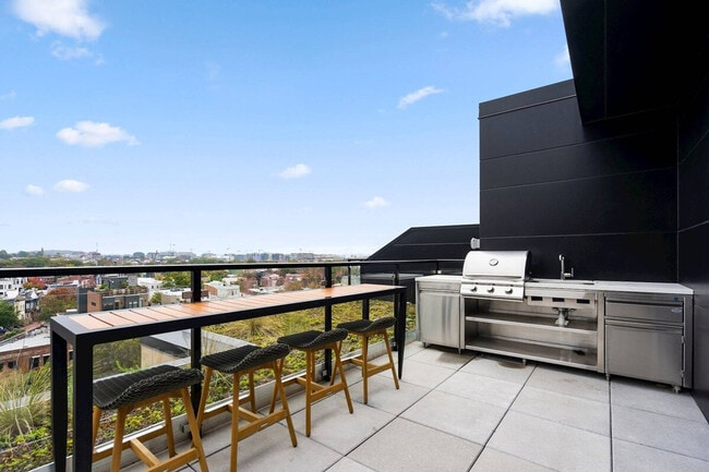 Building Photo - 1901 6th St NW