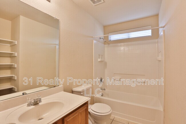 Building Photo - 3108 Kennedy Dr