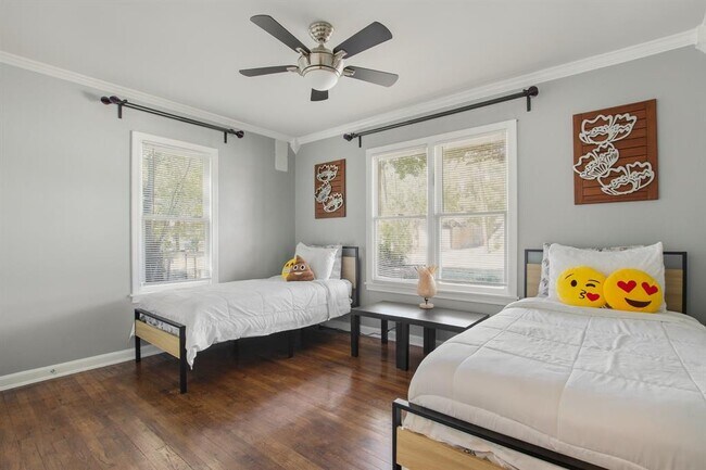 Building Photo - 5305 Harmon Ave