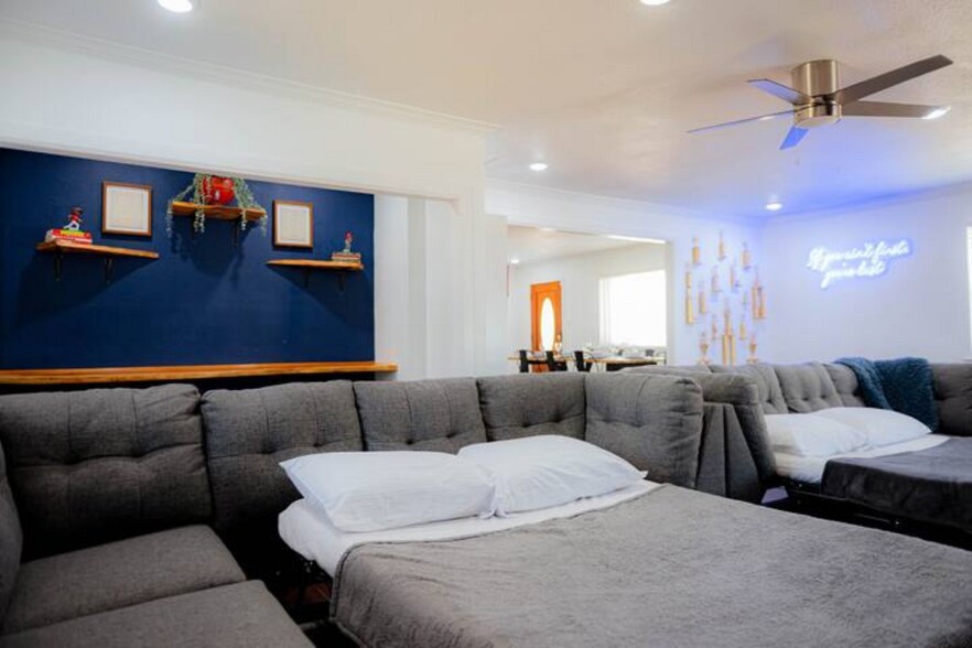 Building Photo - 1011 E Wintergreen Rd