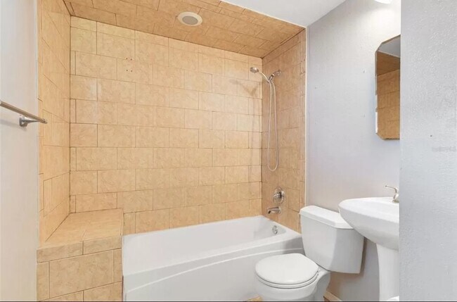 Building Photo - 600 S Oxalis Ave