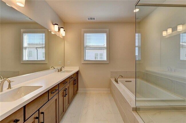 Building Photo - 1241 Waldon Xing