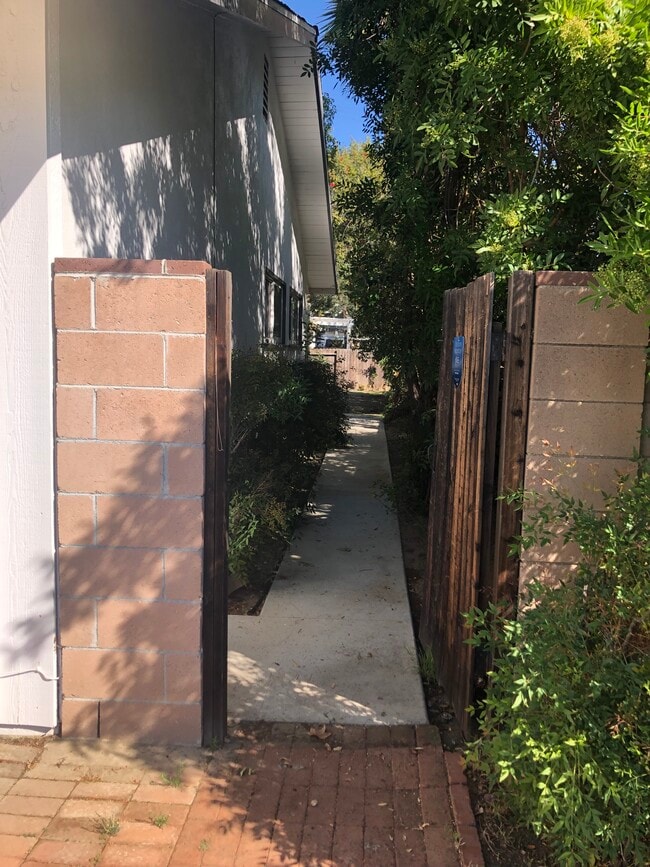 Side yard - 5646 Maynard Ave