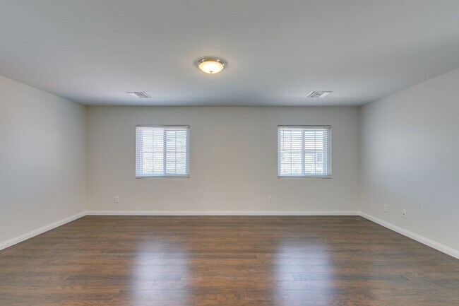 Building Photo - Remodeled 3-Bedroom Home with Loft.