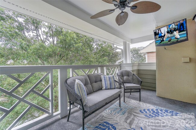 Building Photo - 20105 Henderson Rd