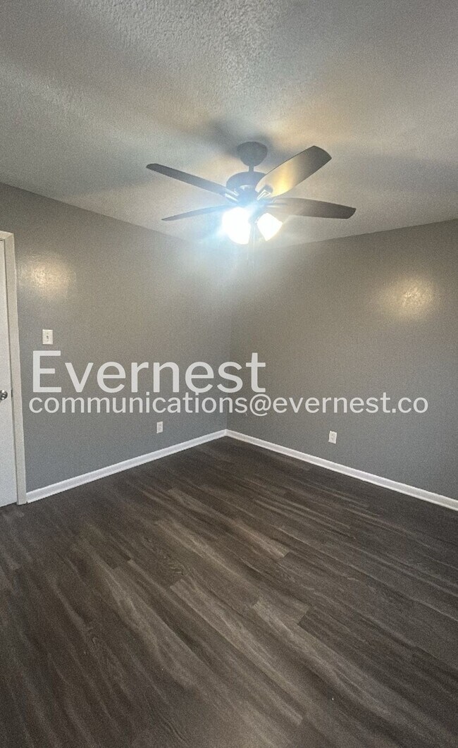 Building Photo - 9 Meredith Ct