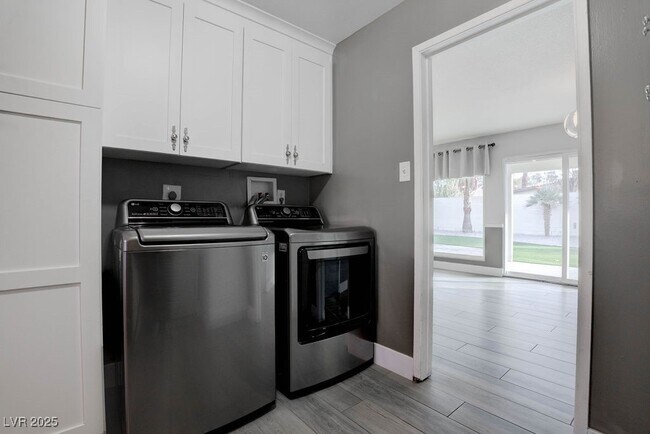 Building Photo - 908 Bonita Ave