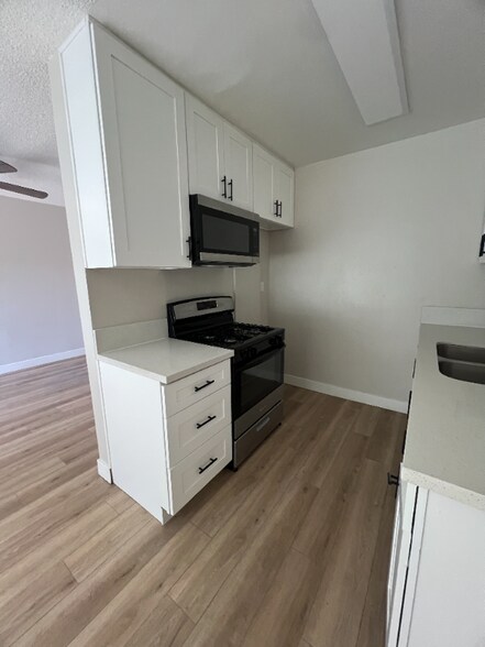 Building Photo - 10761 Palma Vista Ave