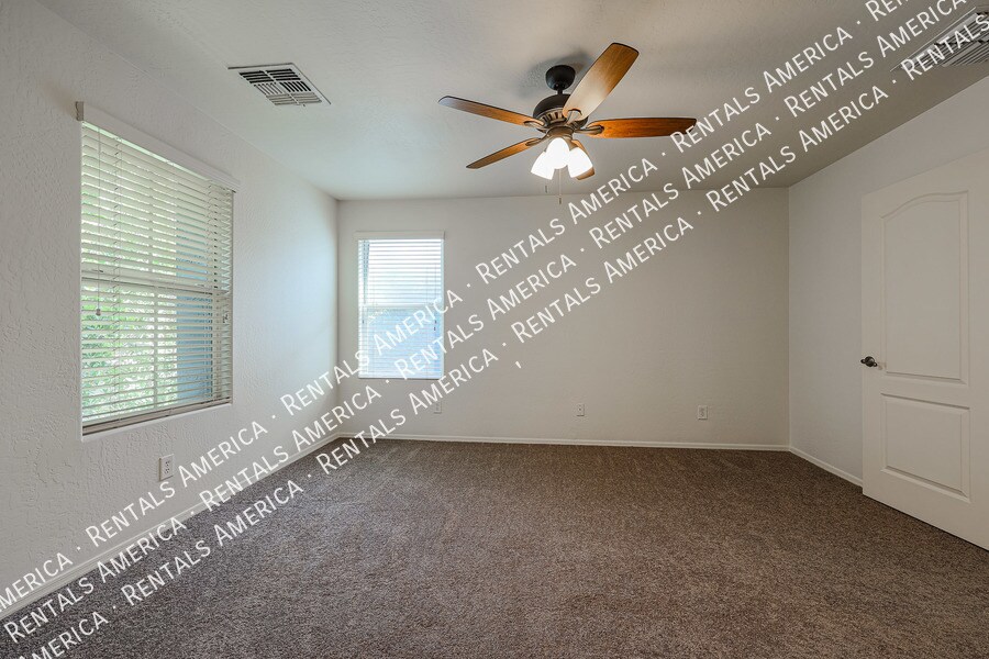 Building Photo - 10146 E Isleta Ave