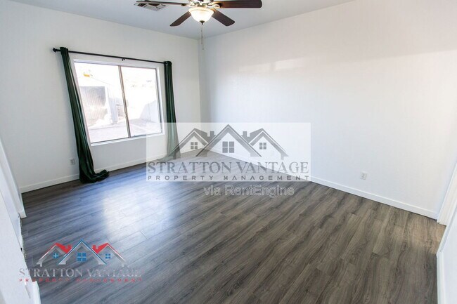 Building Photo - 16092 W Woodlands Ave